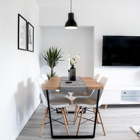 פרת' Luxurious Two Bedroom Apartment With Private Parking מראה חיצוני תמונה
