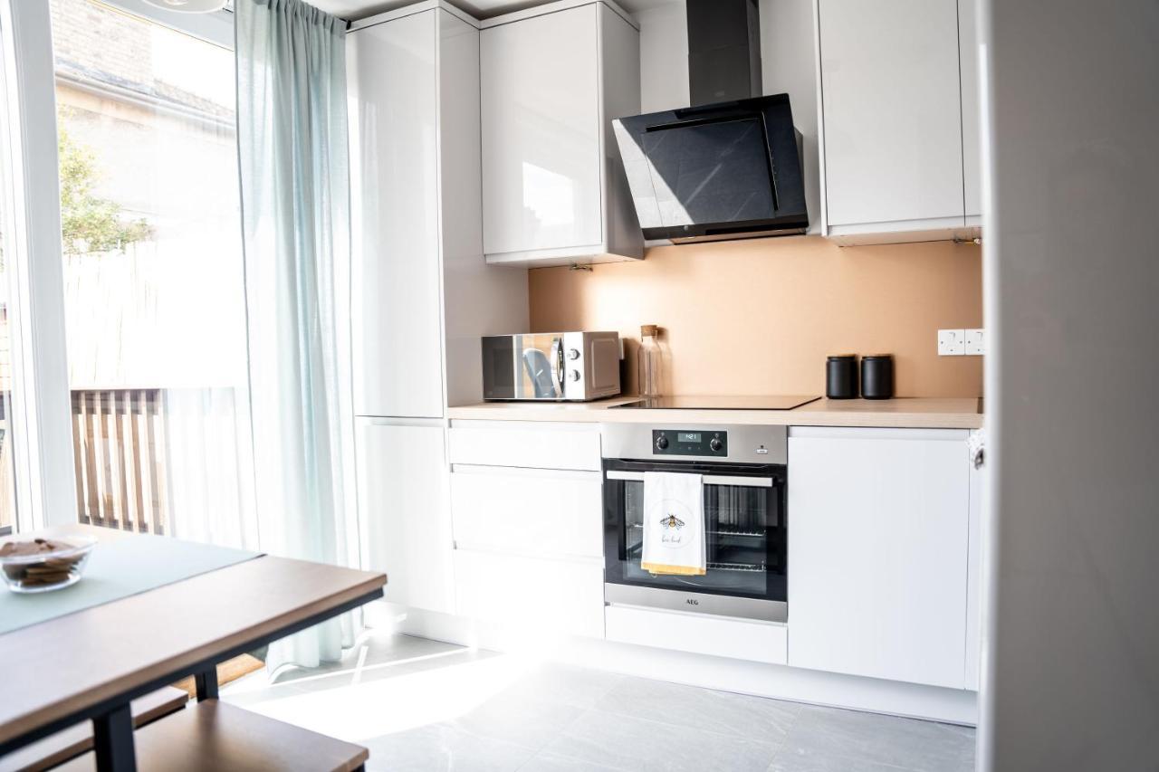 פרת' Luxurious Two Bedroom Apartment With Private Parking מראה חיצוני תמונה