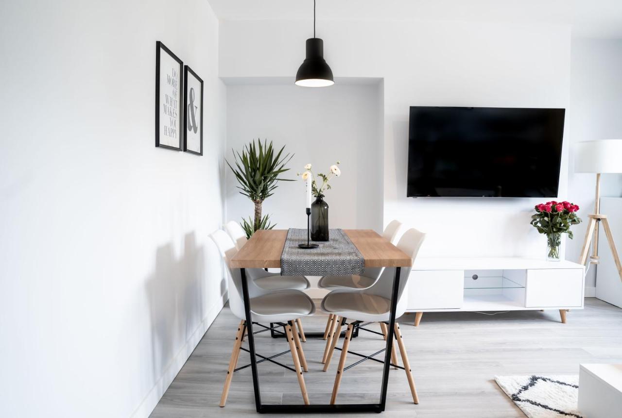 פרת' Luxurious Two Bedroom Apartment With Private Parking מראה חיצוני תמונה